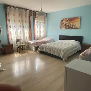 https://night-b13.hotelslidodijesolo.com